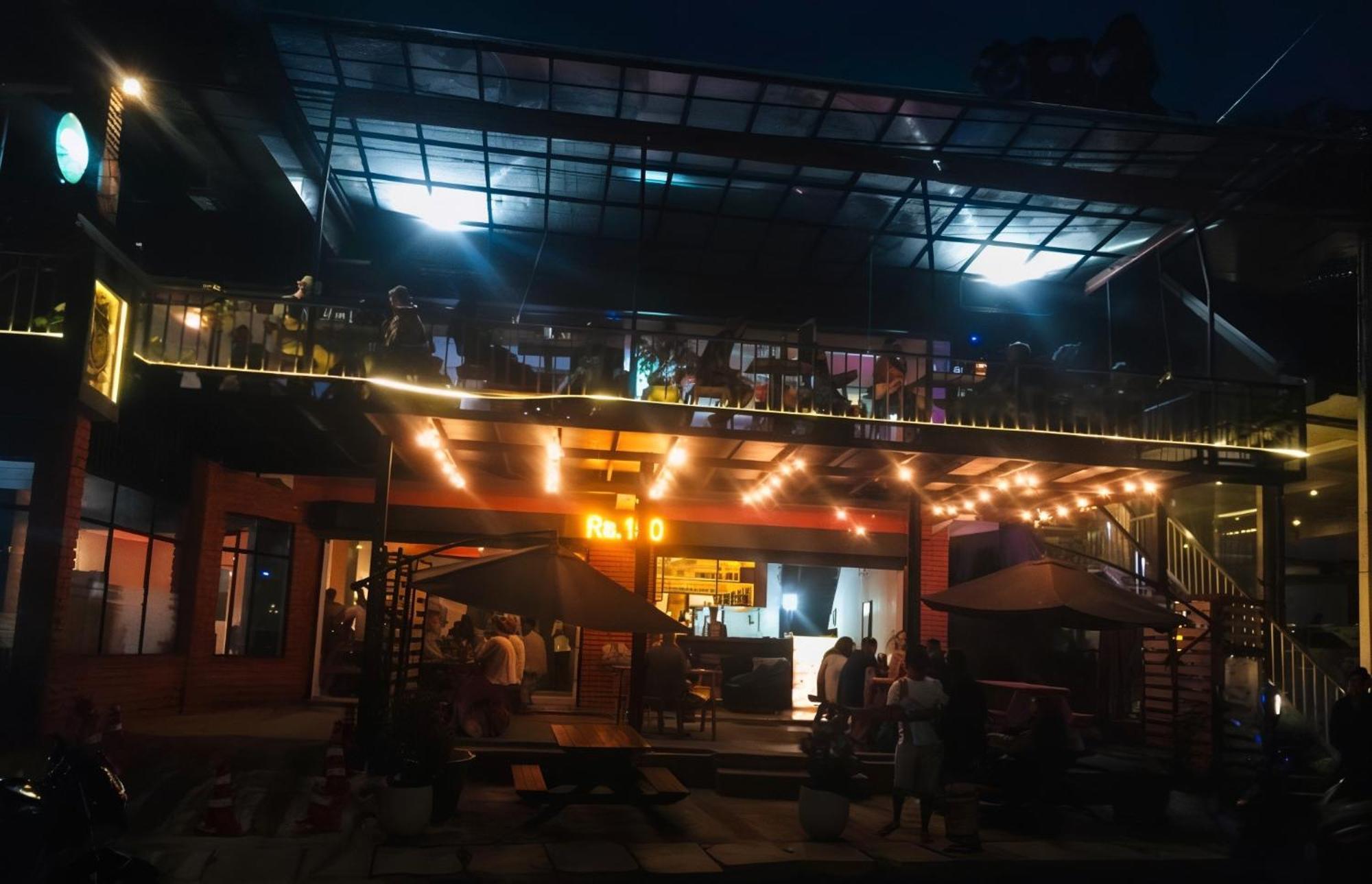 Pub Ceylon Hostel Ella Exteriér fotografie