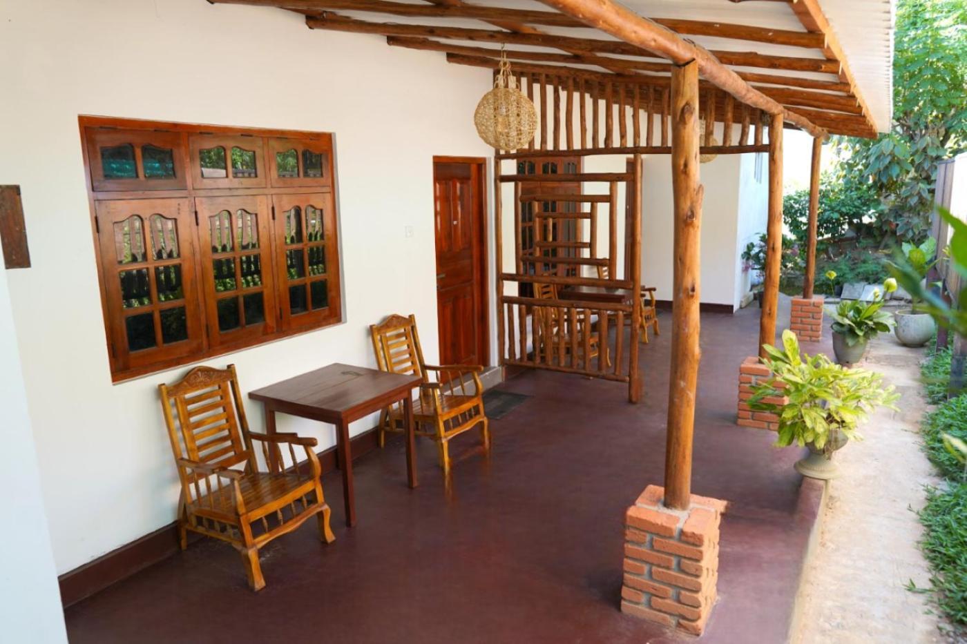 Pub Ceylon Hostel Ella Exteriér fotografie